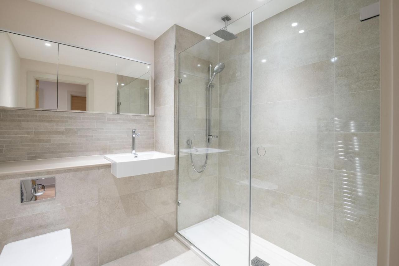 Modern Family Home Close To Victoria Station By Underthedoormat لندن المظهر الخارجي الصورة