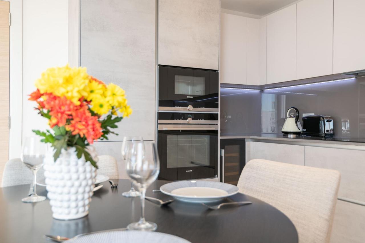 Modern Family Home Close To Victoria Station By Underthedoormat لندن المظهر الخارجي الصورة