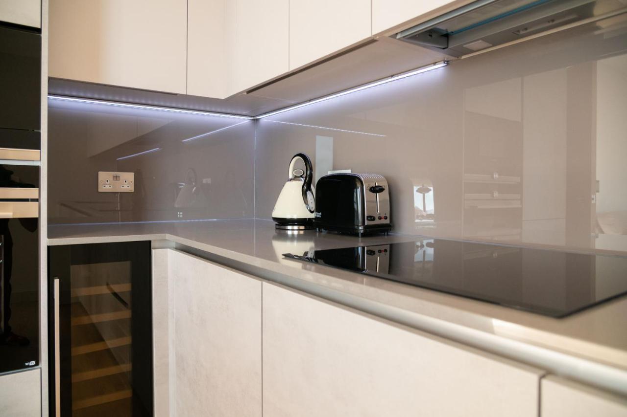 Modern Family Home Close To Victoria Station By Underthedoormat لندن المظهر الخارجي الصورة