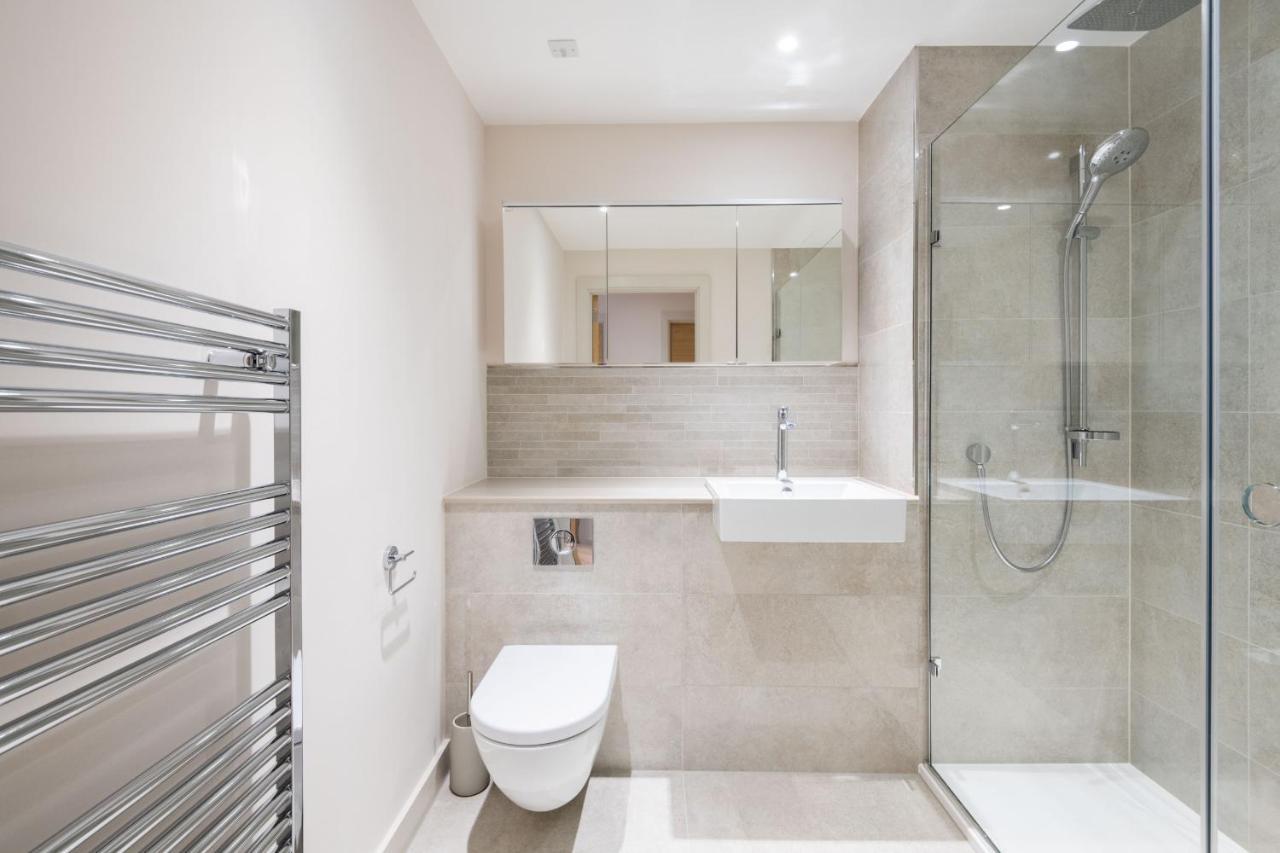 Modern Family Home Close To Victoria Station By Underthedoormat لندن المظهر الخارجي الصورة