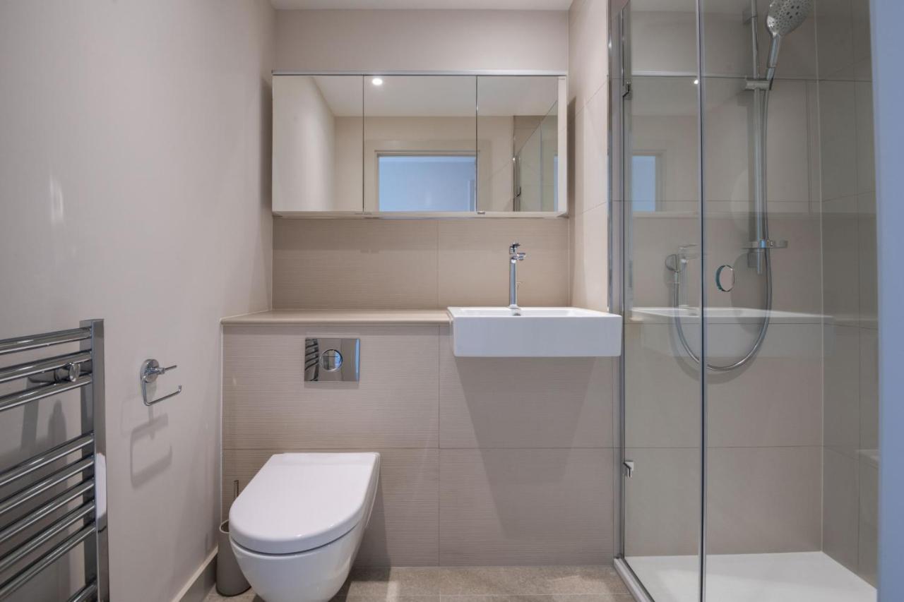 Modern Family Home Close To Victoria Station By Underthedoormat لندن المظهر الخارجي الصورة