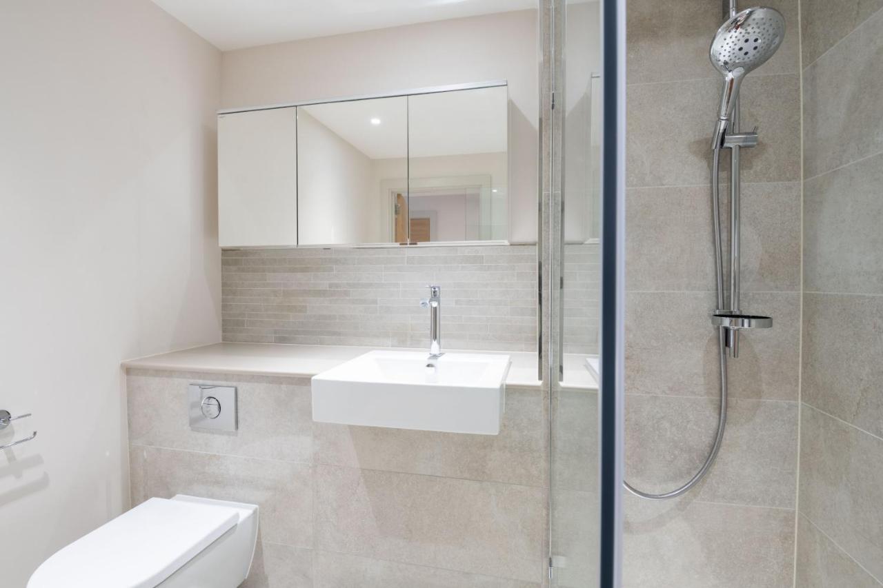 Modern Family Home Close To Victoria Station By Underthedoormat لندن المظهر الخارجي الصورة